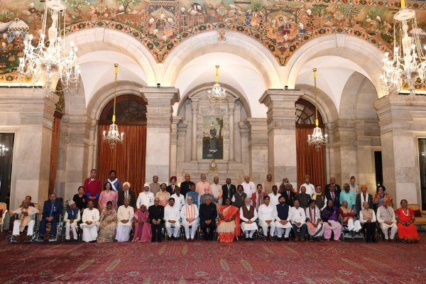 President Droupadi Murmu, Vice President Jagdeep Dhankhar and Prime Minister Narendra Modi with the Padma Awardees at Rashtrapati Bhavan, 2023.